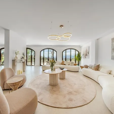 Panoramic-view Villa, 5 En-suites, Pool, Sleeps 10 * Nice