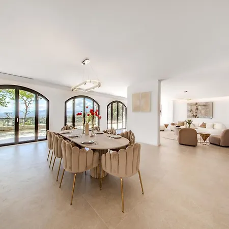 Panoramic-view Villa, 5 En-suites, Pool, Sleeps 10 Willa Nicea