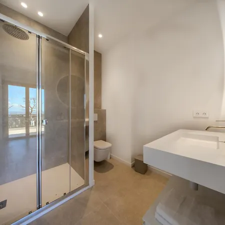 Panoramic-view Villa, 5 En-suites, Pool, Sleeps 10 * Nicea