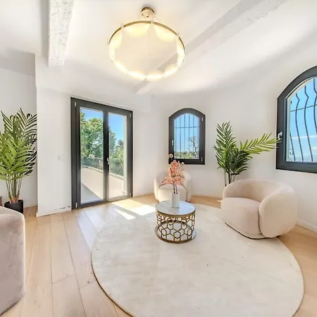 Panoramic-view Villa, 5 En-suites, Pool, Sleeps 10 * Nicea