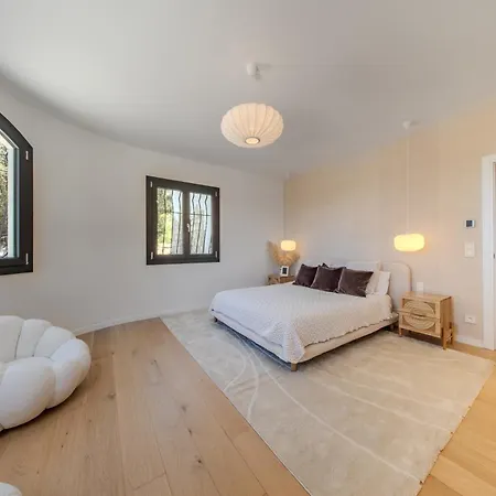 Villa Panoramic-view Villa, 5 En-suites, Pool, Sleeps 10 Nice