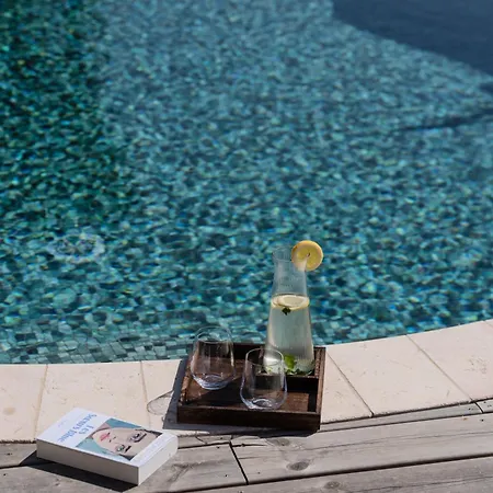 Panoramic-view Villa, 5 En-suites, Pool, Sleeps 10 *